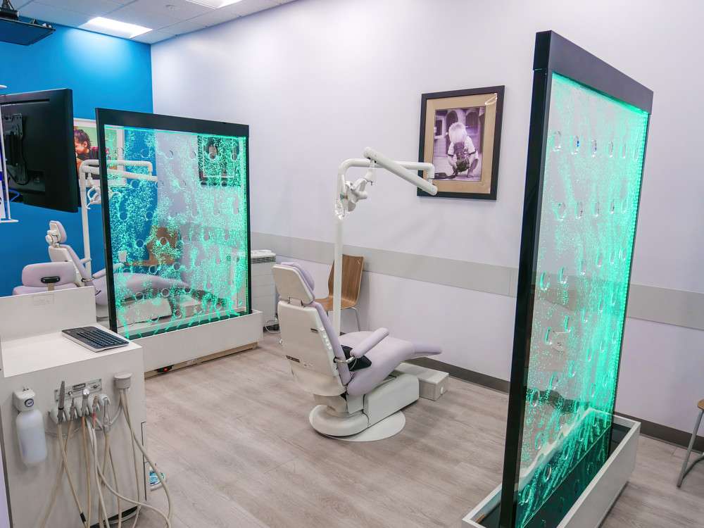Treatment room with sensory bubble panels
